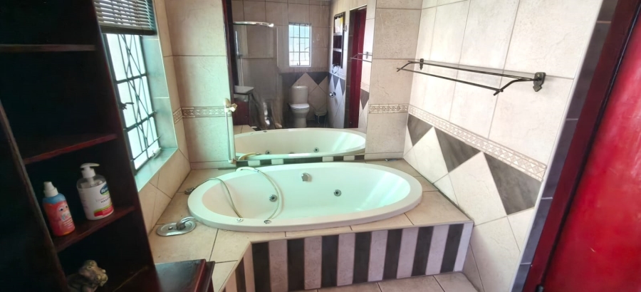 3 Bedroom Property for Sale in Protea Park North West